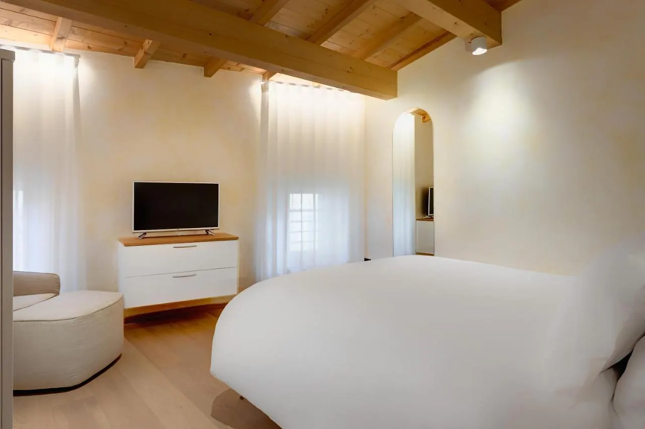 1881 Luxury Suites Verona 0*,  Italy