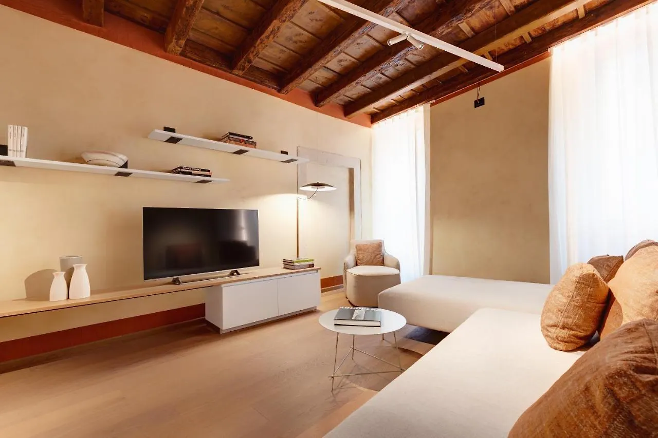 1881 Luxury Suites Verona Apartment